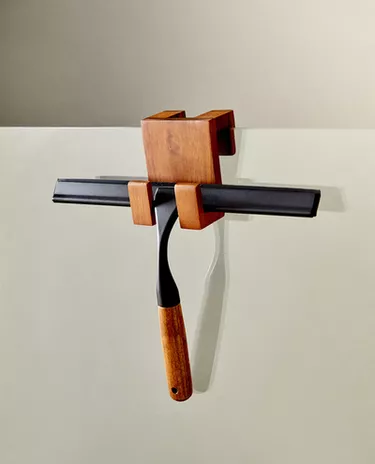WOODEN GLASS CLEANER