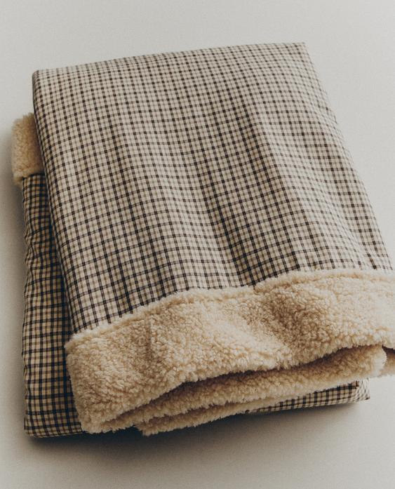 SMALL CHECK PET THROW