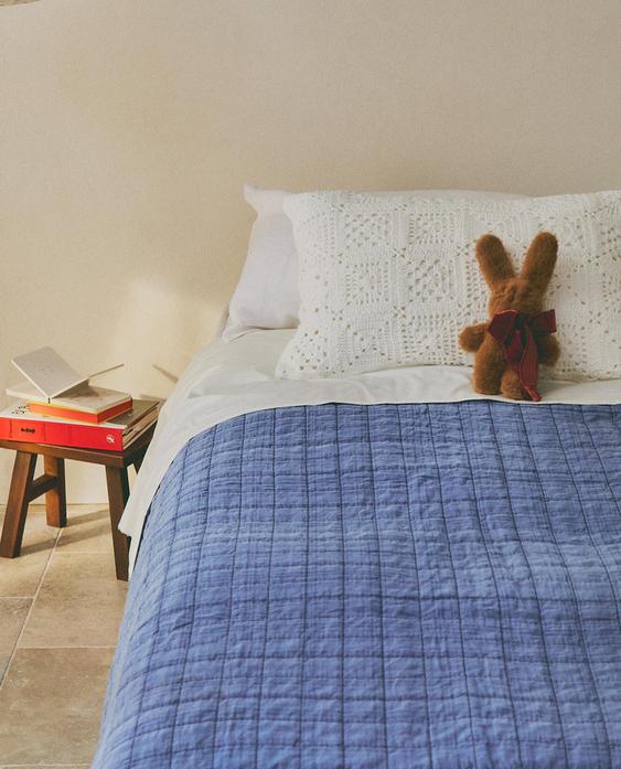KIDS’ REVERSIBLE CHECK QUILTED BEDSPREAD