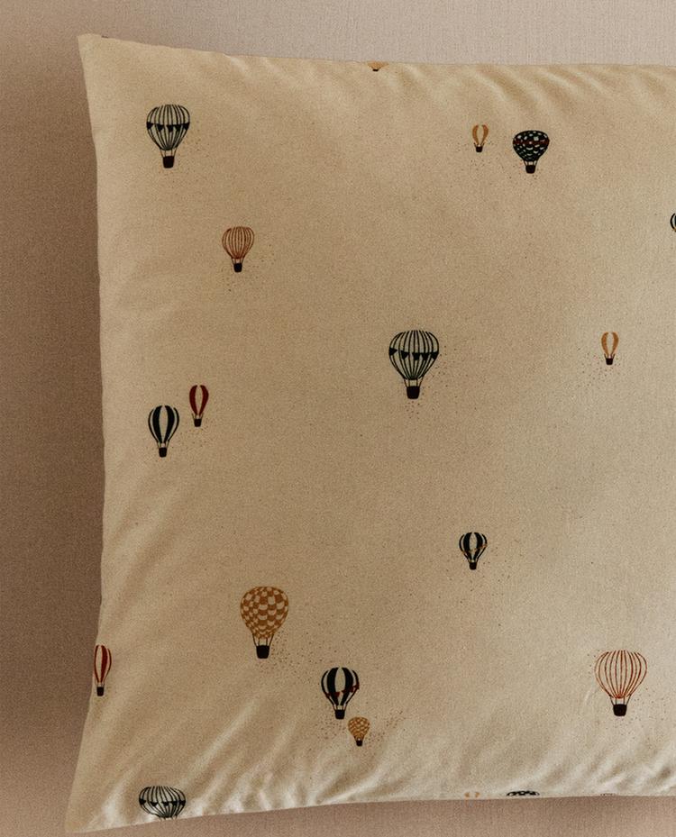 KIDS' BALLOON PILLOWCASE