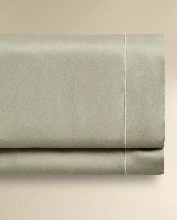 SATEEN FLAT SHEET WITH TRIM (300 THREAD COUNT)