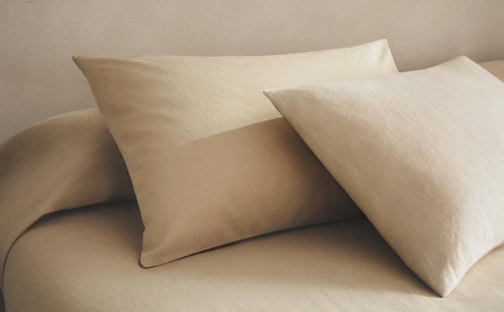 TEXTURED COTTON PILLOWCASE