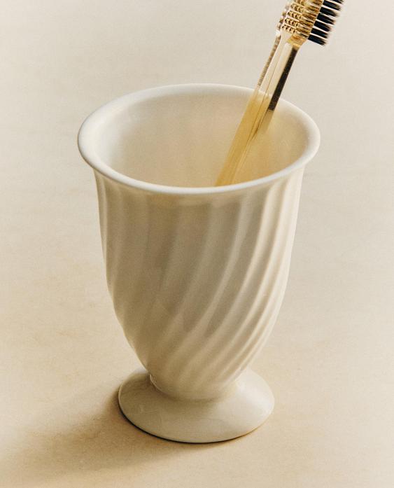 浮雕陶瓷牙刷杯