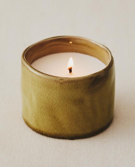 (150 G) FLORAL BEYOND SCENTED CANDLE