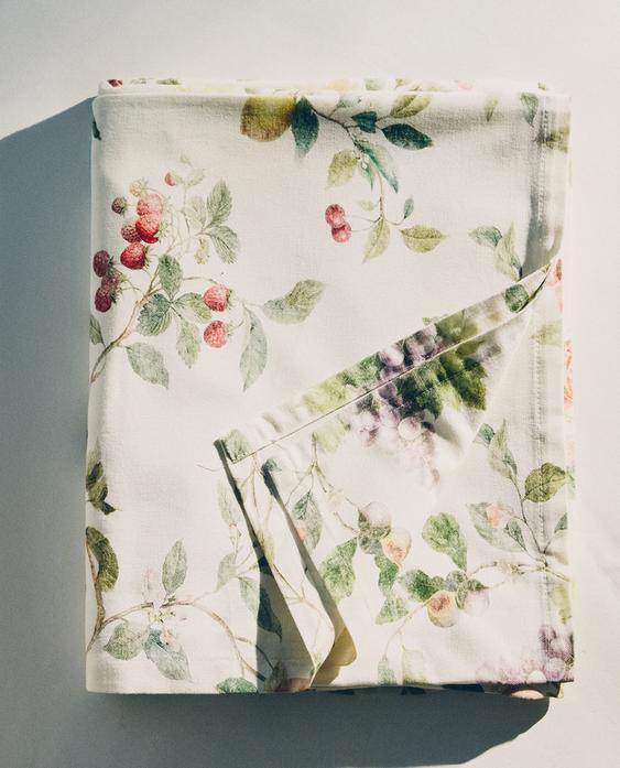 BOTANICAL PRINT TABLECLOTH