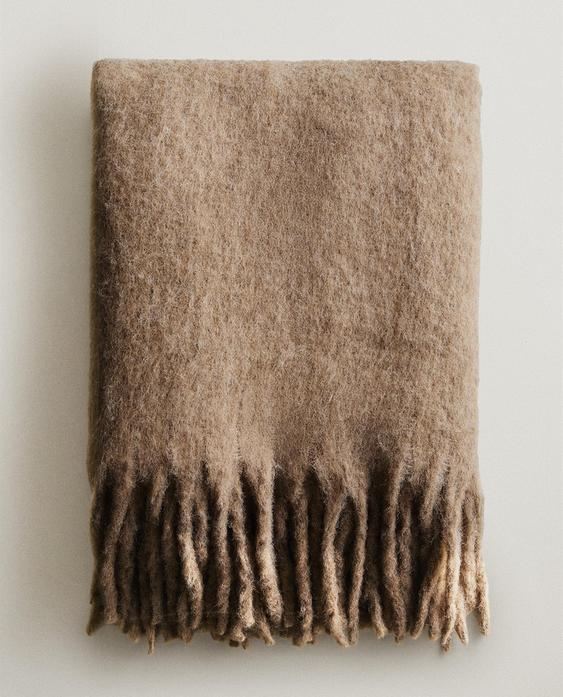 FRINGED SOFT THROW