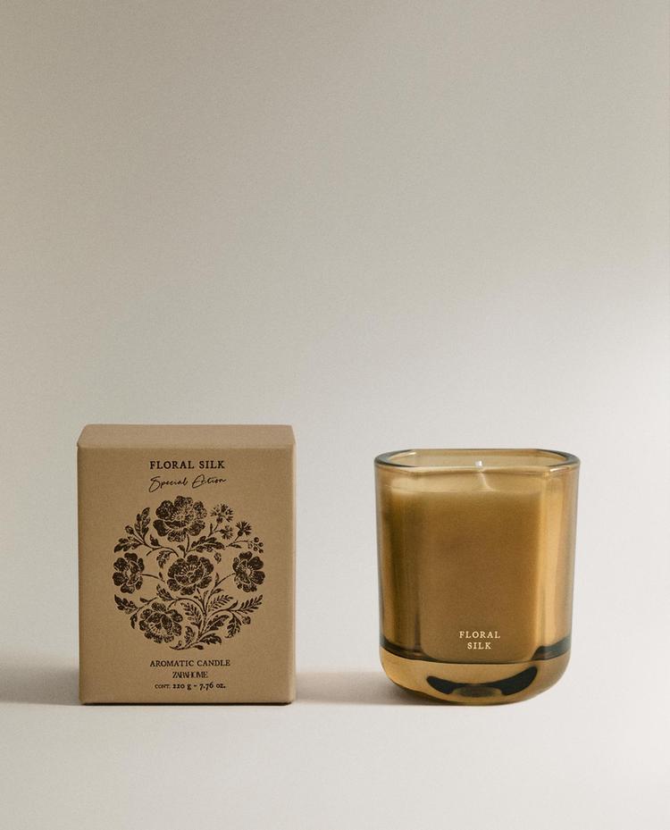 (220 G) FLORAL SILK SCENTED CANDLE