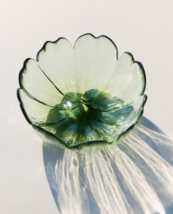 FLOWER GLASS BOWL