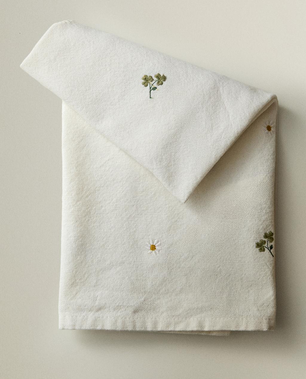 EMBROIDERED CLOVER TEA TOWEL