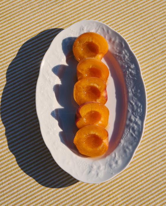 GRAPE PORCELAIN SERVING DISH
