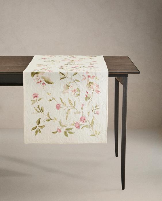 FLORAL JACQUARD TABLE RUNNER