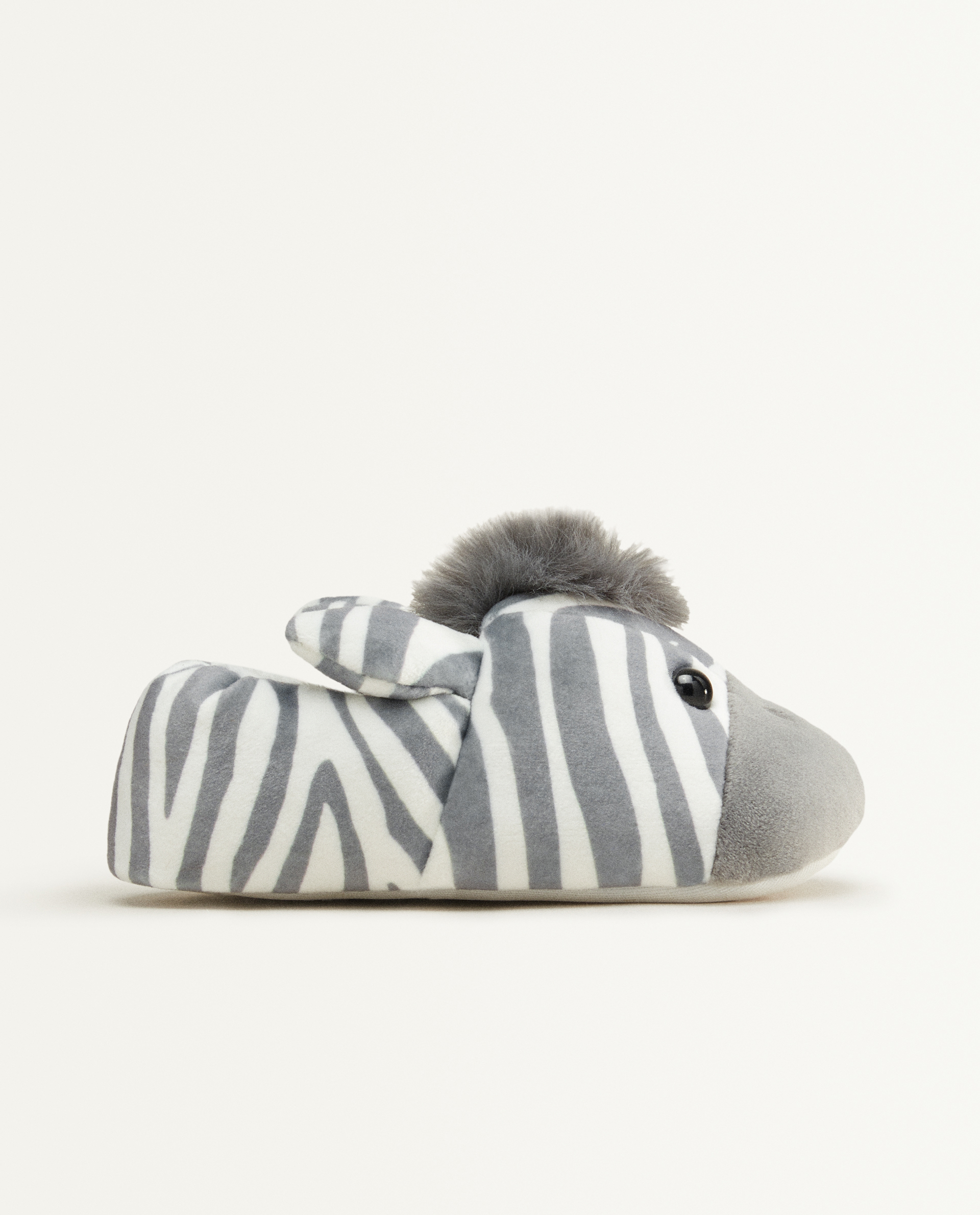 zara male slippers