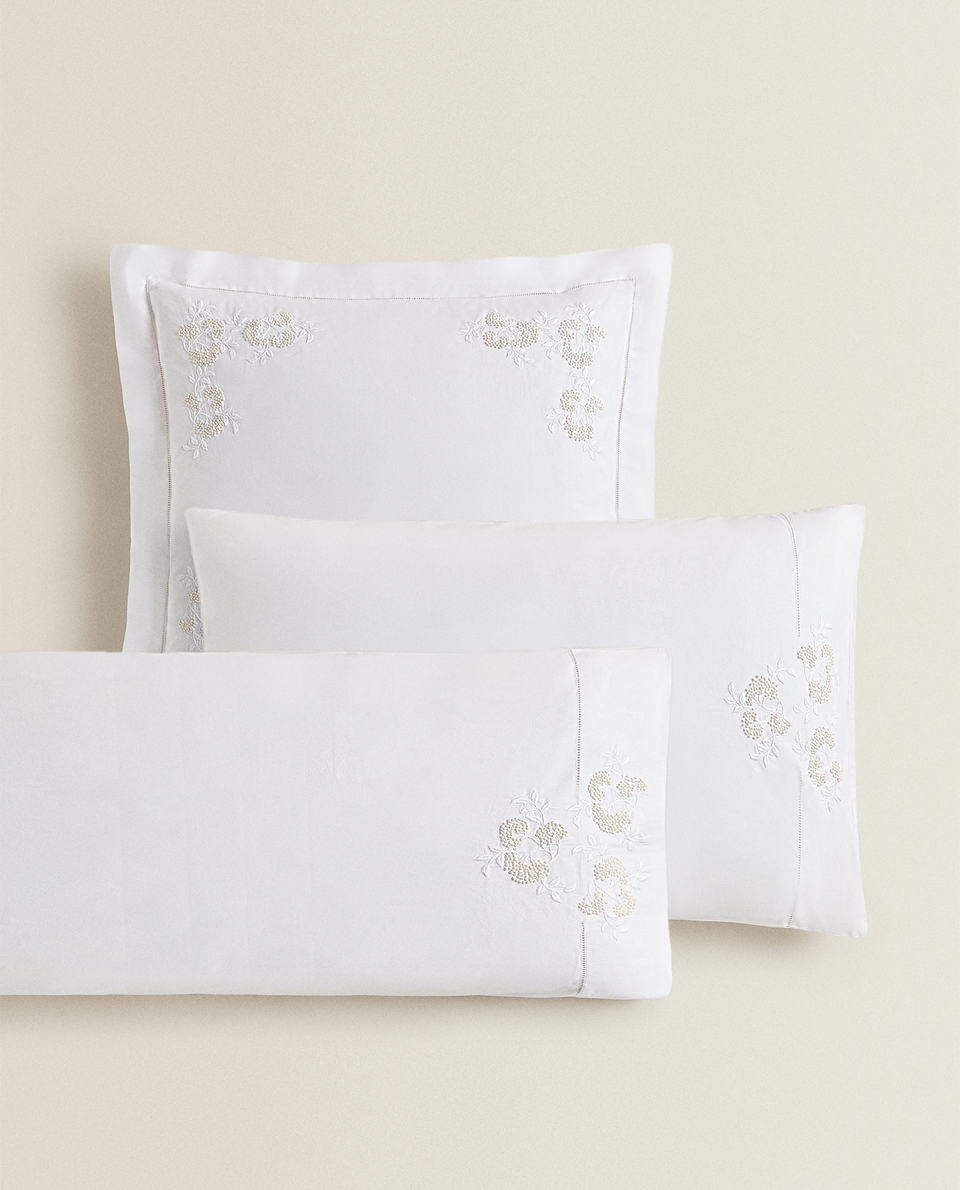 EMBROIDERED FLOWER PILLOWCASE