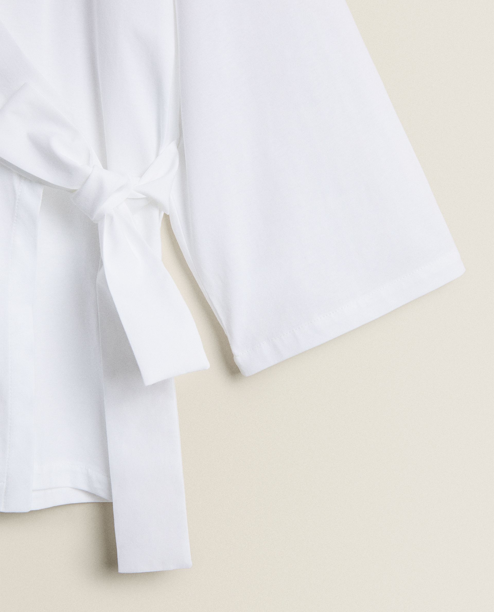 花边缝线棉质睡袍 查看全部 女士 服饰 服饰和鞋款 Zara Home