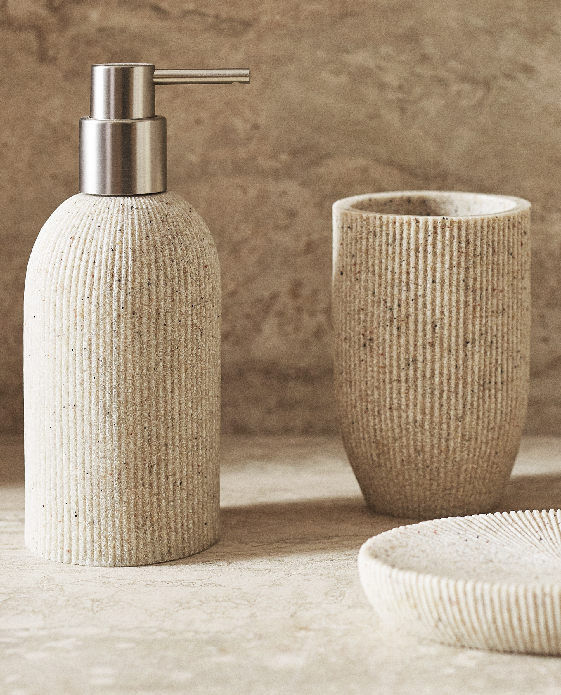 Sand Coloured Textured Bathroom Set Bathroom Sets And Accessories Bathroom Zara Home