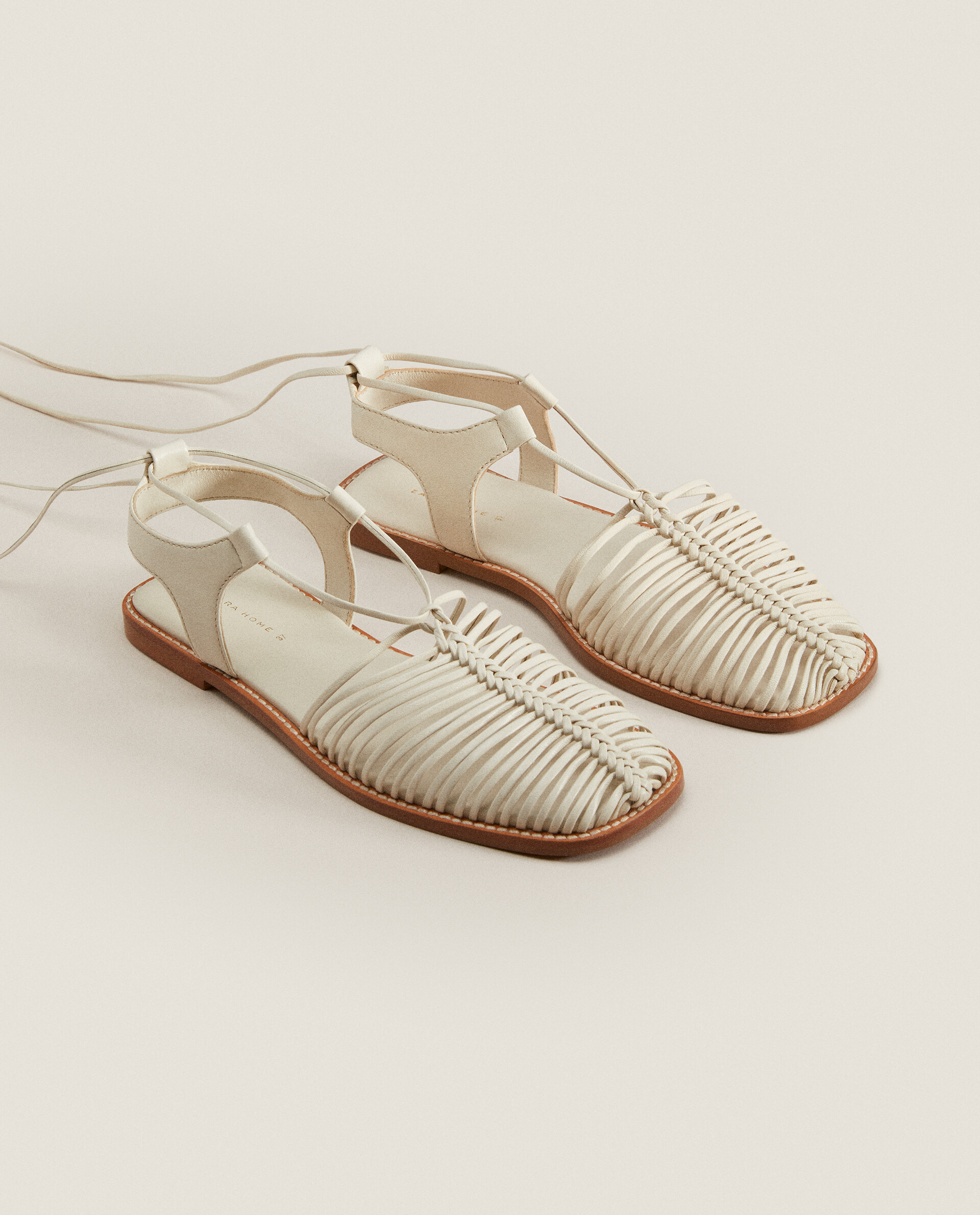 お買い得品 新品 未使用 Zara Home Cage Leather Sandals Www Anavara Com