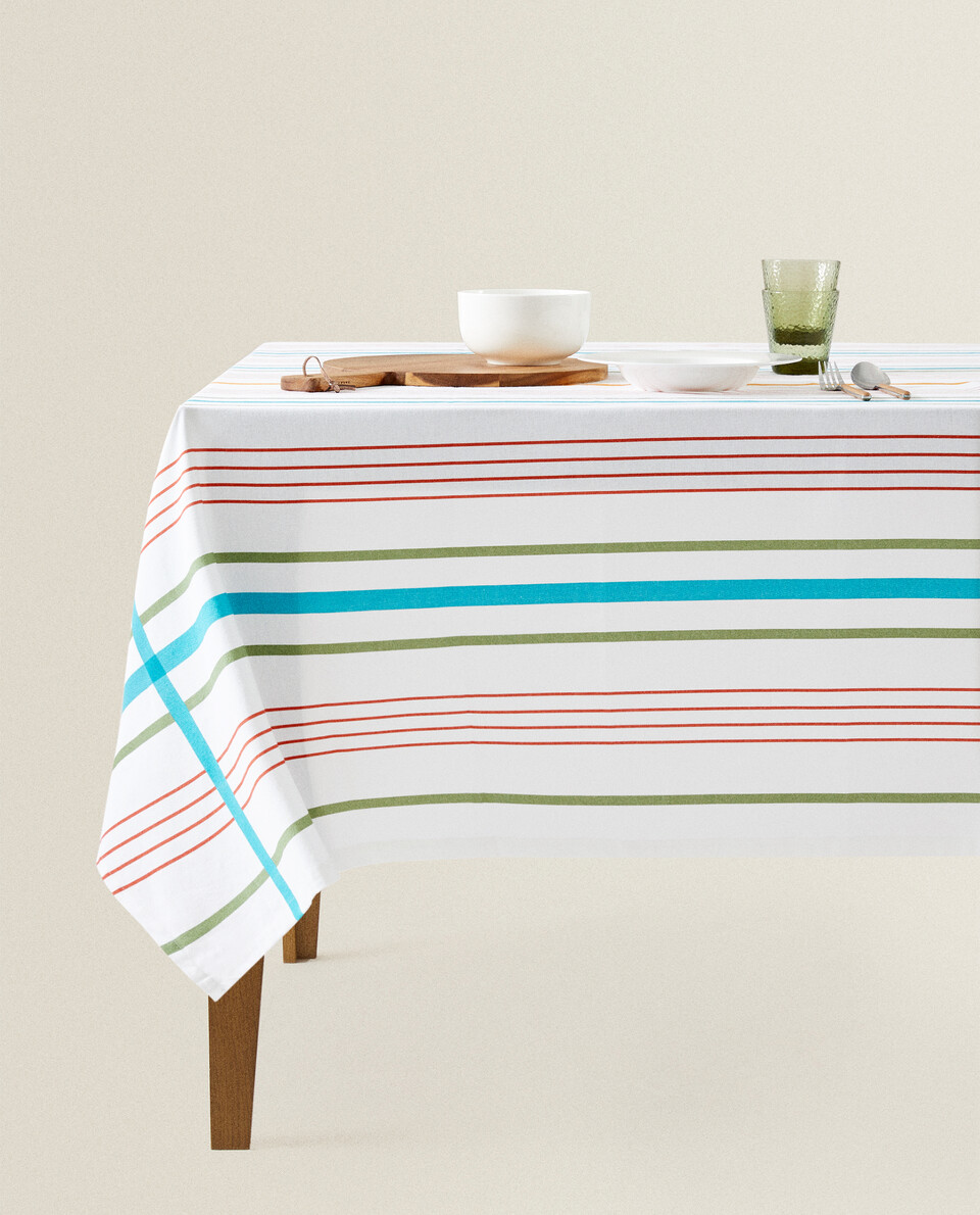 TABLECLOTH WITH STRIPED PRINT