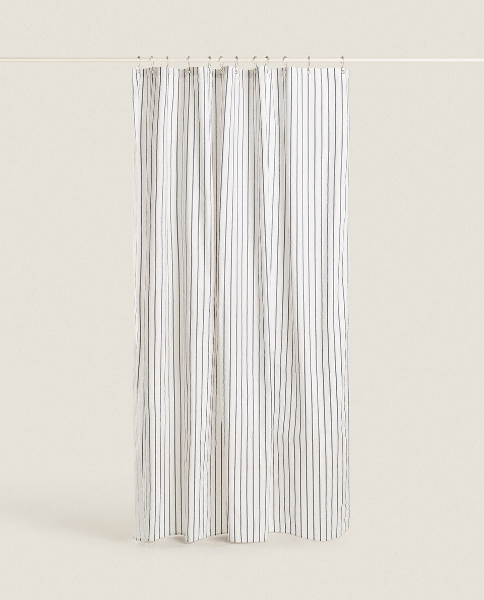STRIPED SHOWER CURTAIN