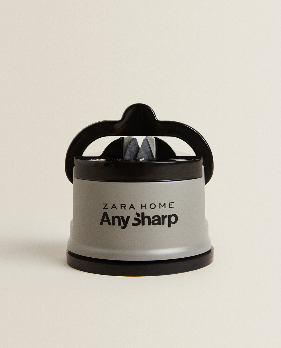 KNIFE SHARPENER WITH SUCTION CUP