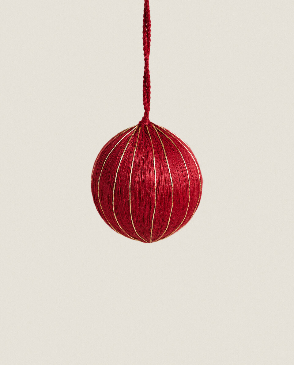 RED THREAD CHRISTMAS BAUBLE 6 cm