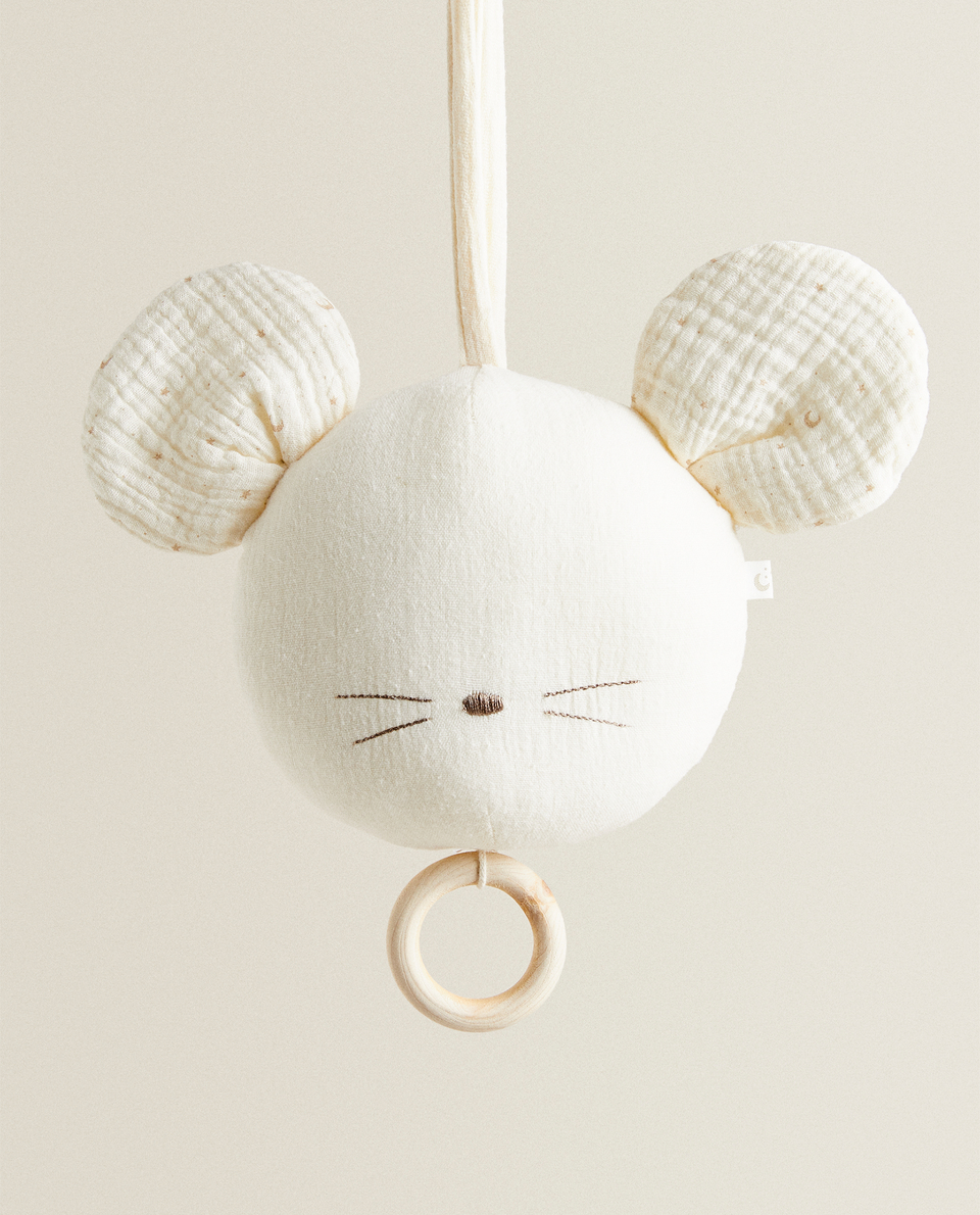 音弦和老鼠状婴儿床铃装饰
