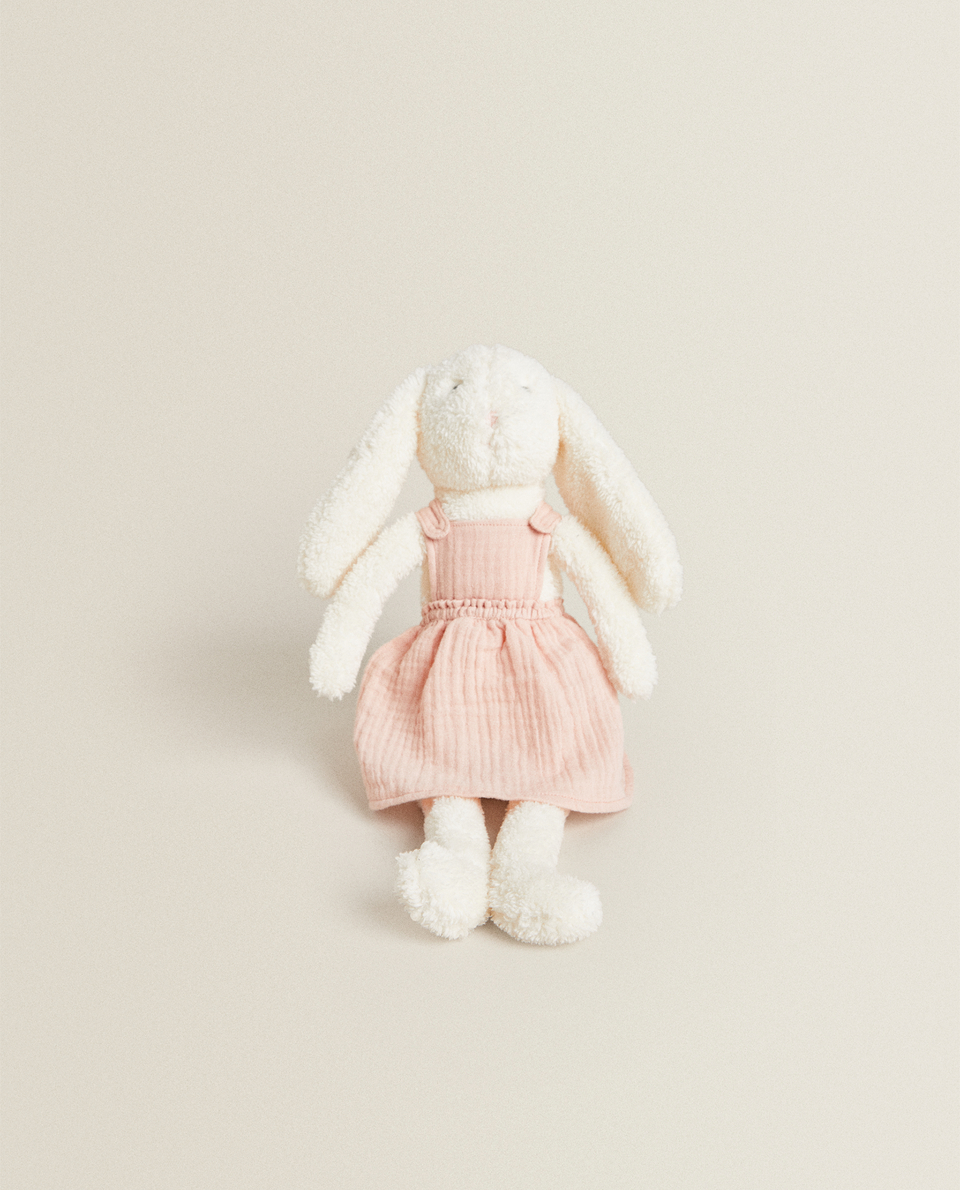 粉红色造型兔子毛绒玩具