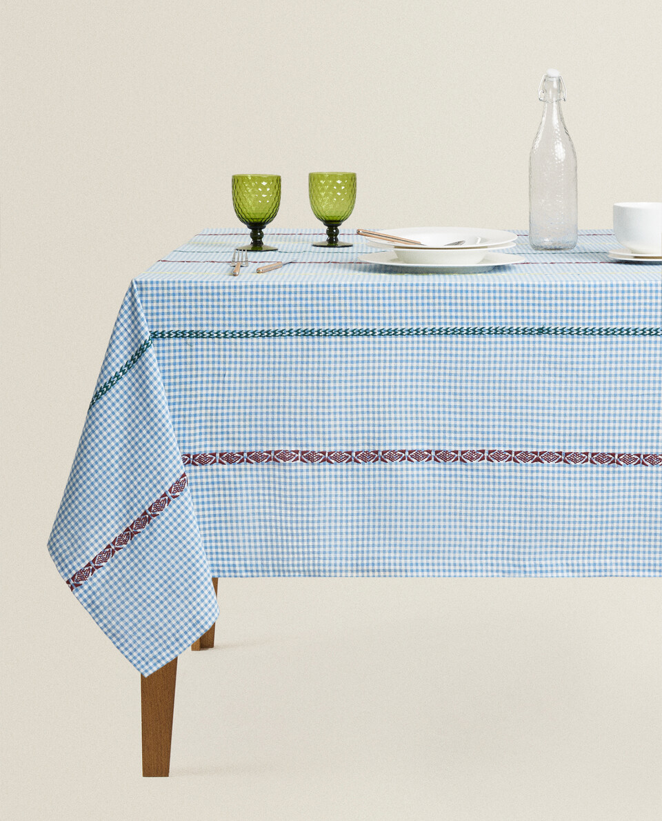CHECKED TABLECLOTH WITH EMBROIDERY