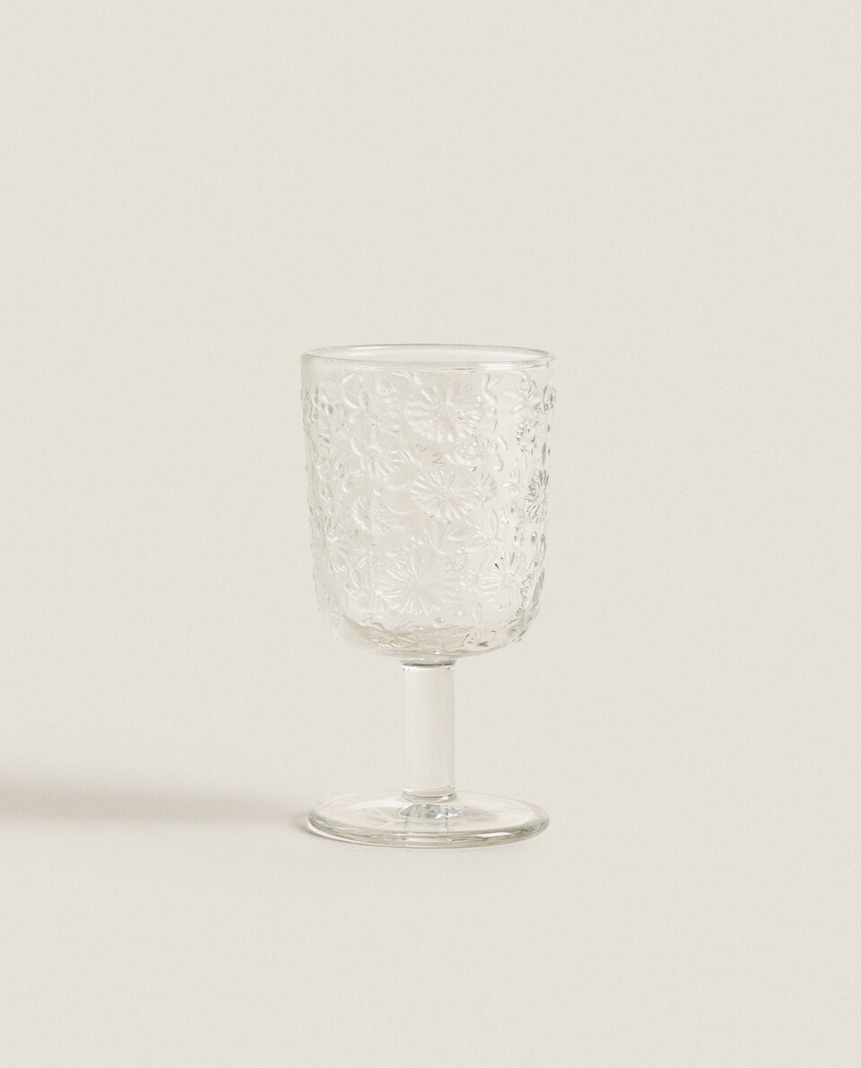 浮雕设计玻璃葡萄酒杯