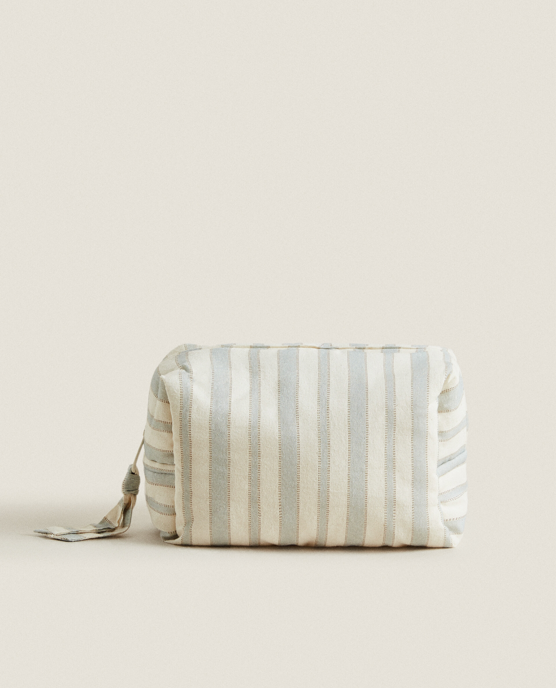 zara towel bag