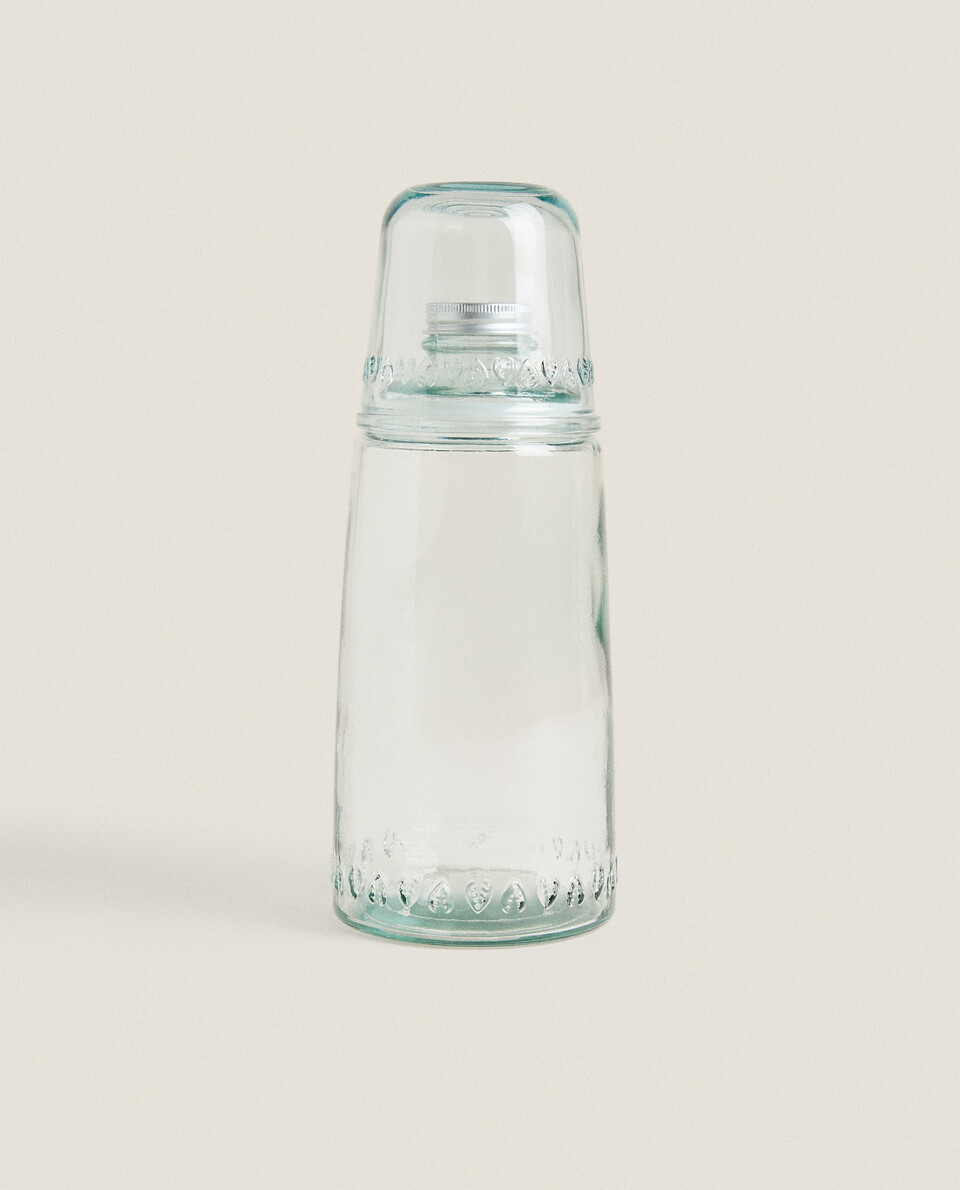 GLASS BOTTLE WITH TUMBLER