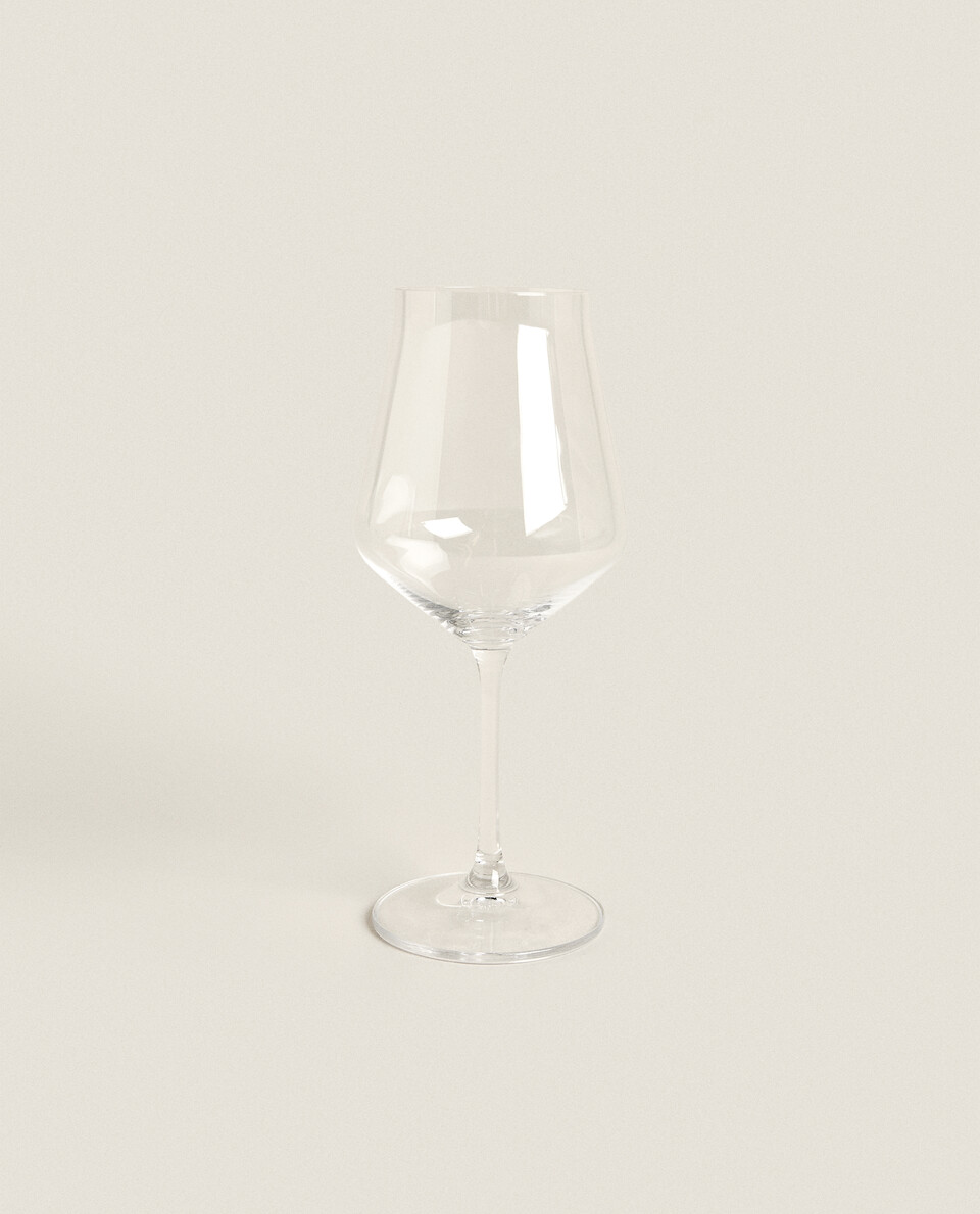 CRYSTALLINE WINE GLASS