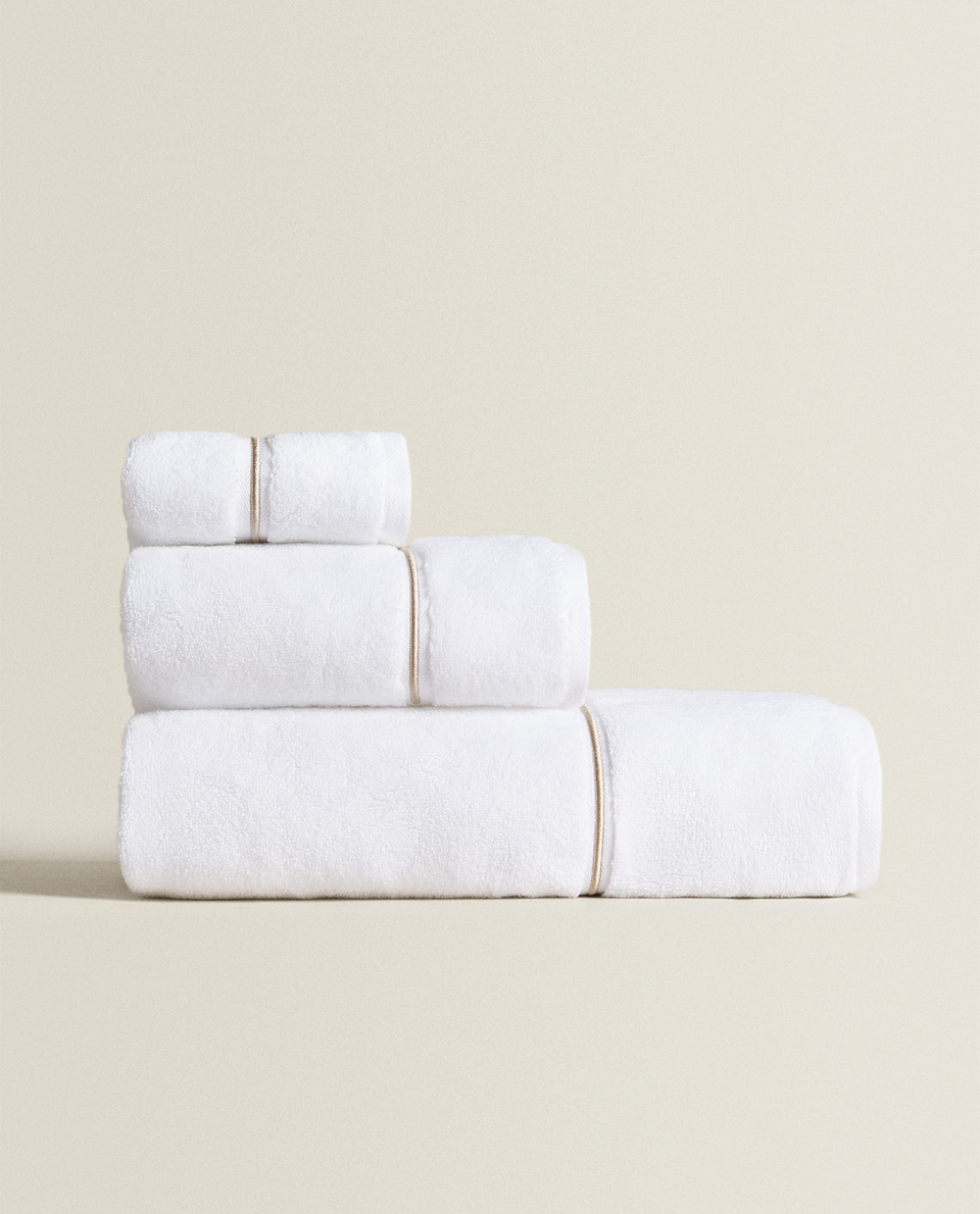 EMBROIDERED SCALLOPED EDGE TOWEL