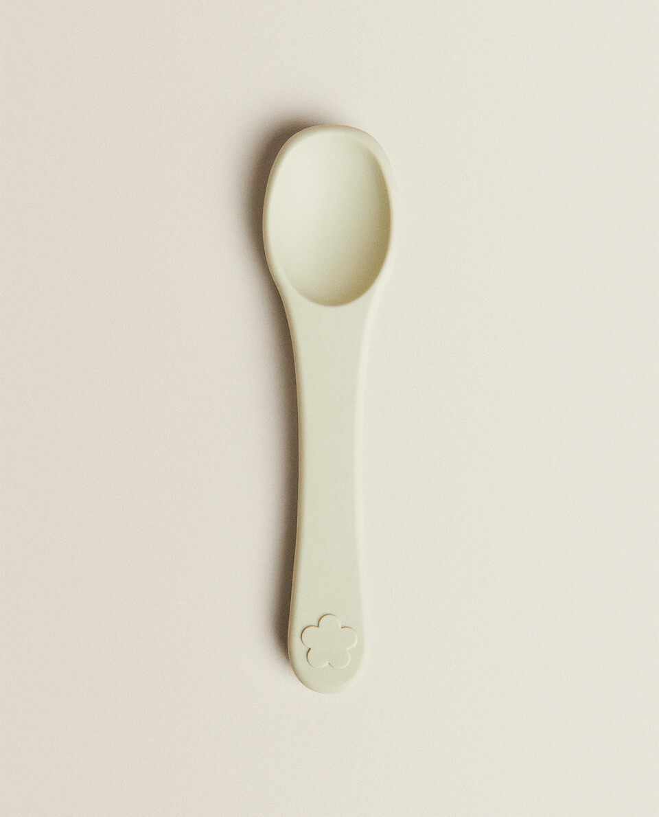 SILICONE SPOON WITH FLOWER DETAIL