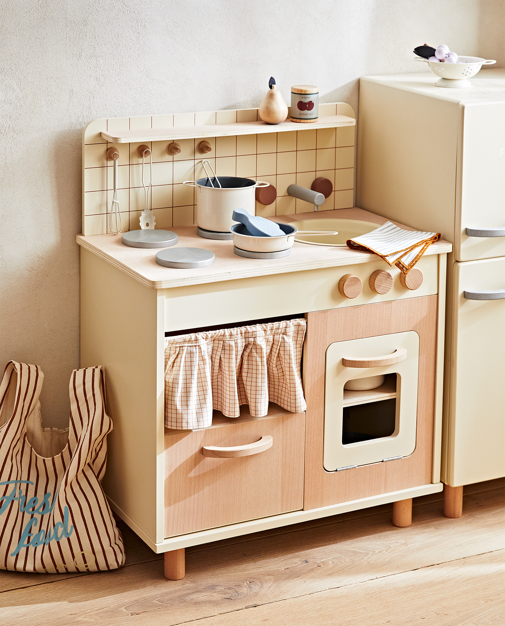 zara toy kitchen