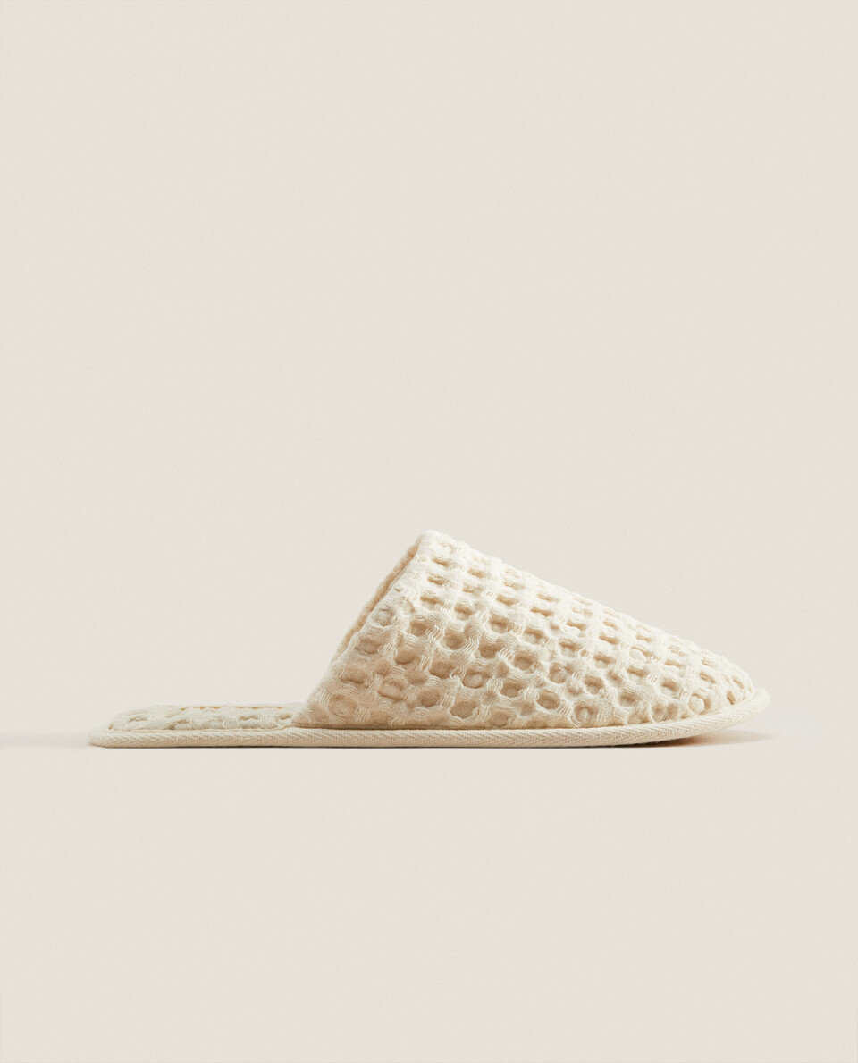 Waffle-textured mule slippers