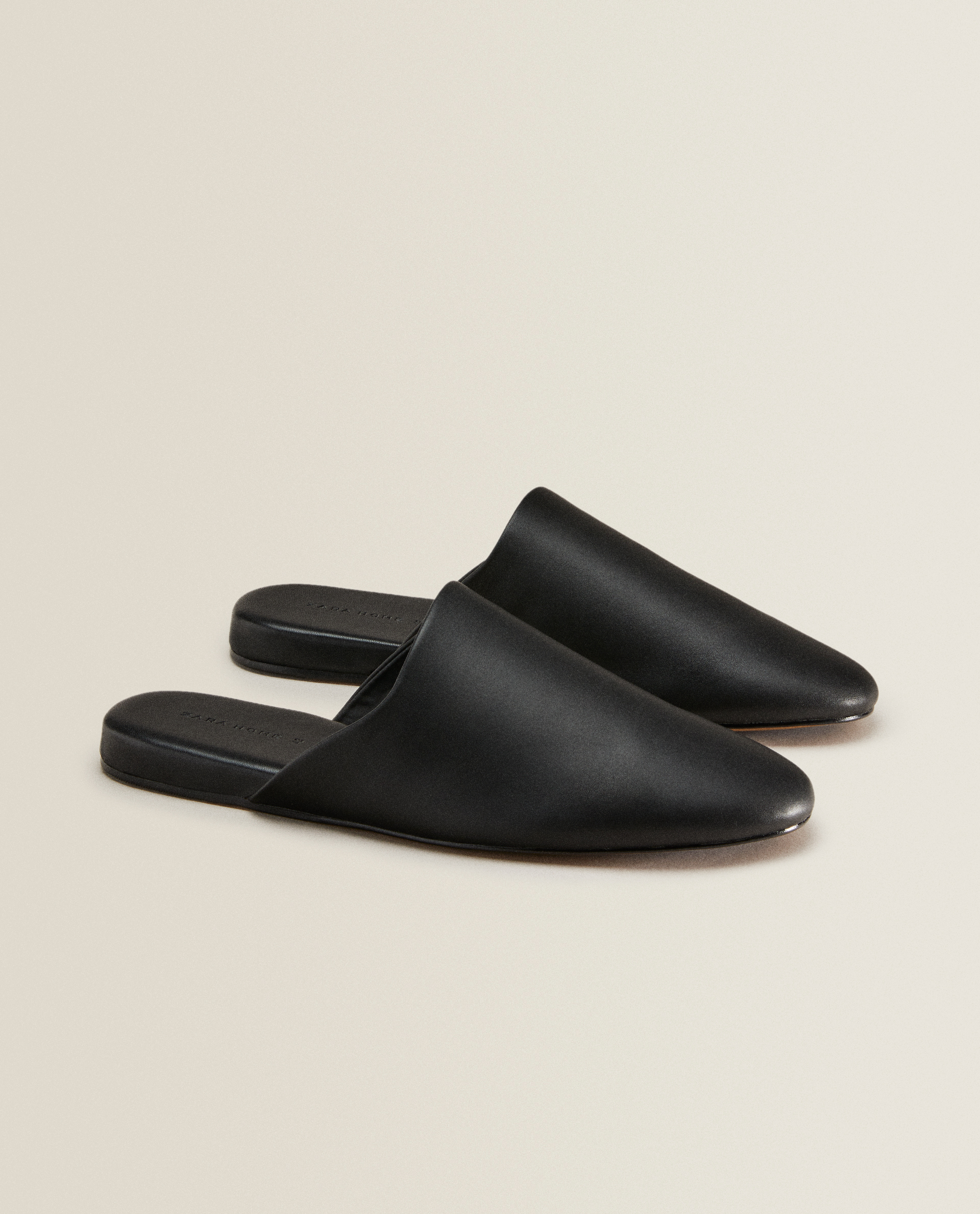 Home leather slippers Clearance
