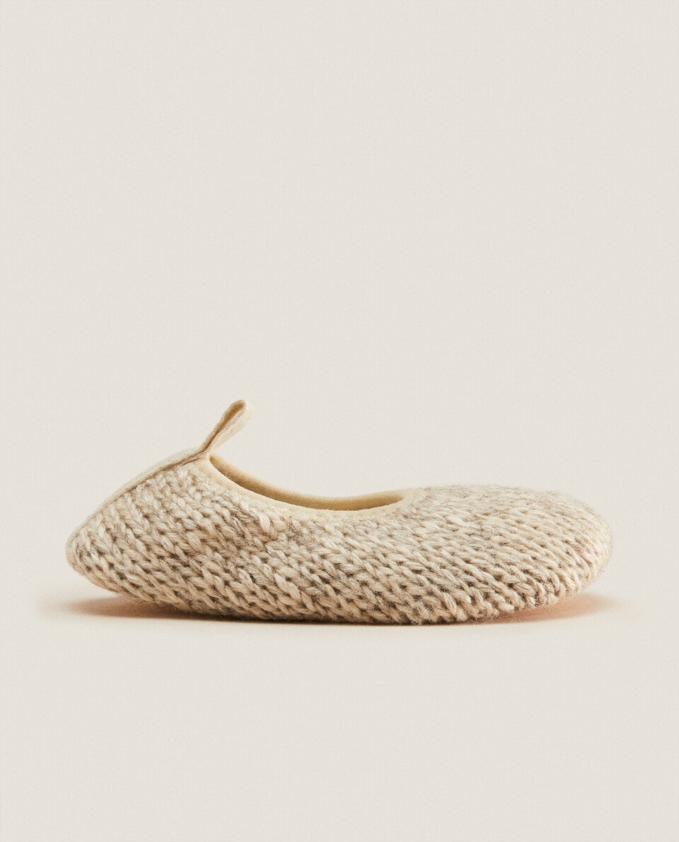 Knit slippers