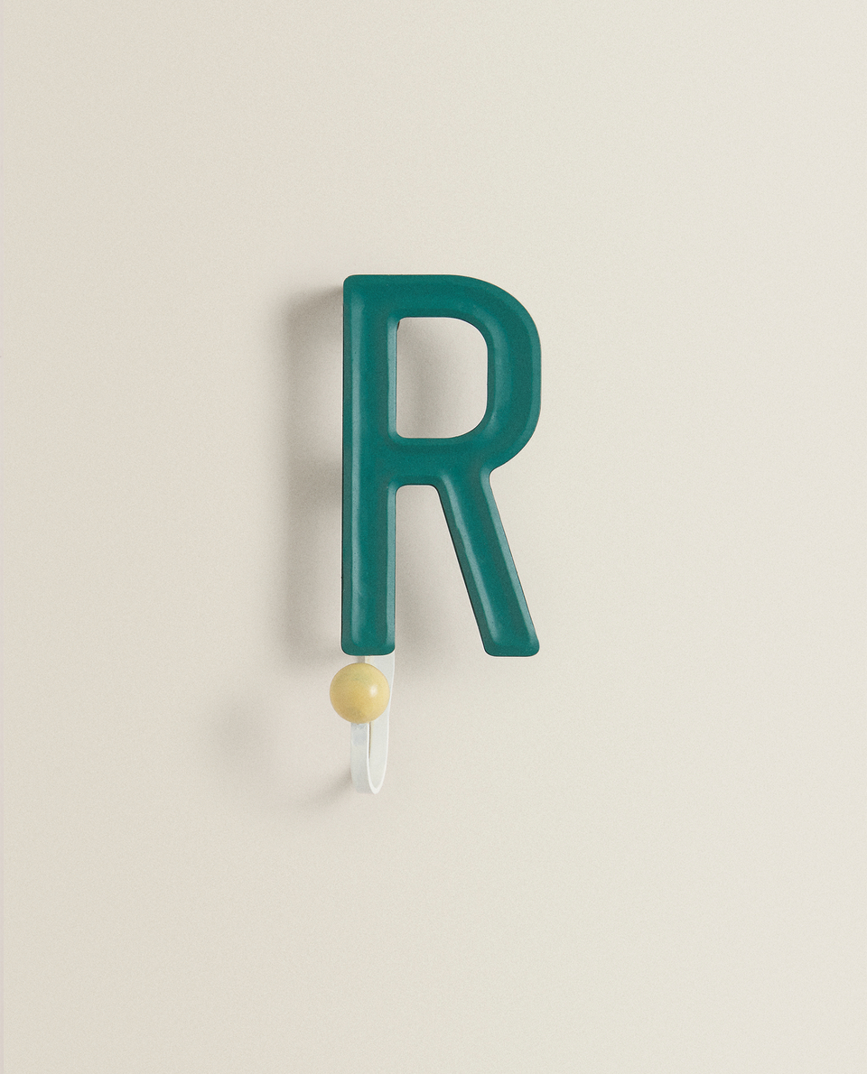 金属字母 R 挂钩