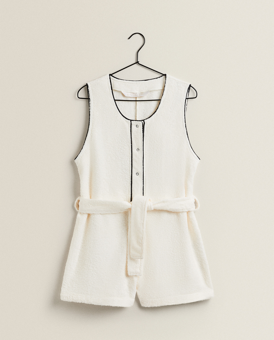 PLAYSUIT WITH CONTRASTING PIPING