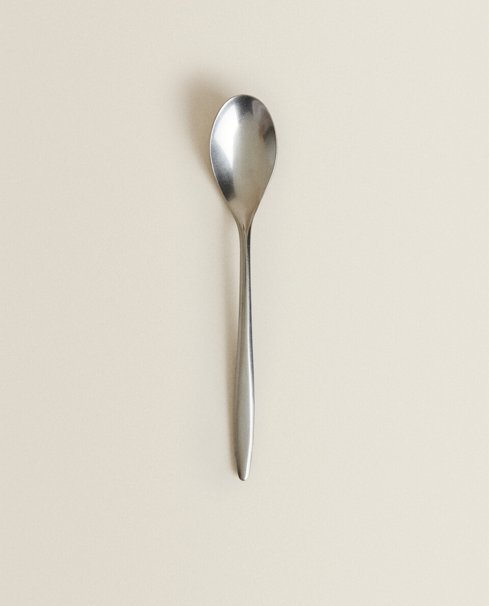 PLAIN DESIGN SPOON WITH THIN HANDLE