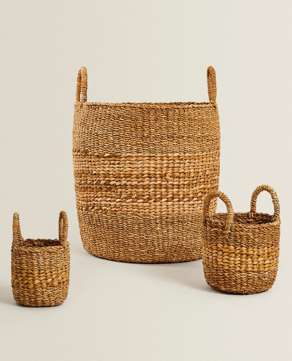 OVAL BASKET WITH HANDLES