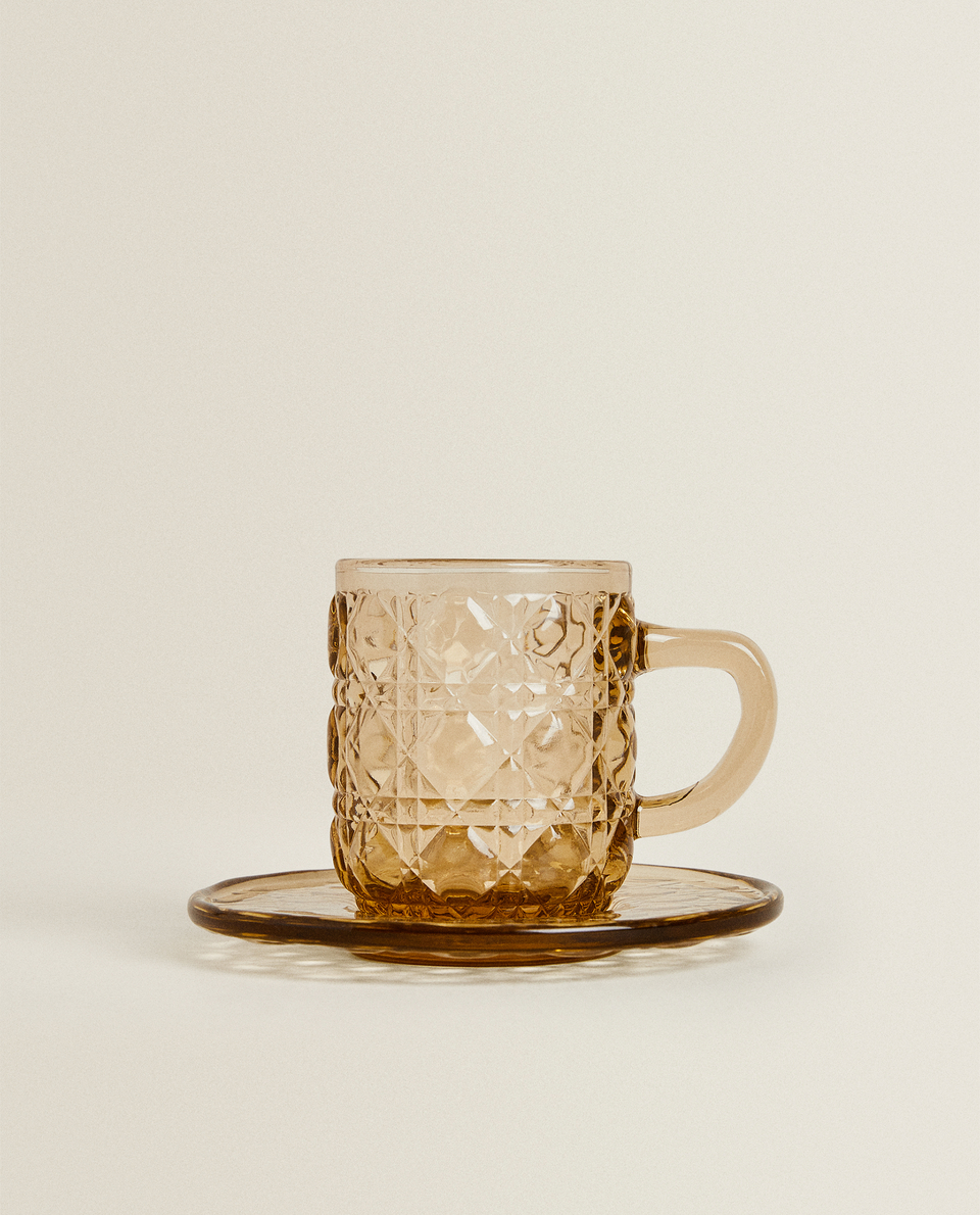 几何图案浮雕设计玻璃咖啡杯和杯碟