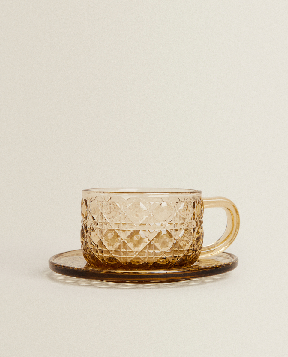 几何图案浮雕设计玻璃茶杯和杯碟