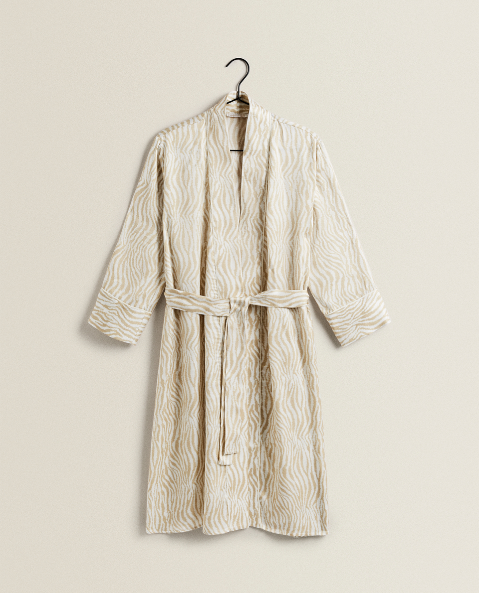 ANIMAL PRINT DRESSING GOWN