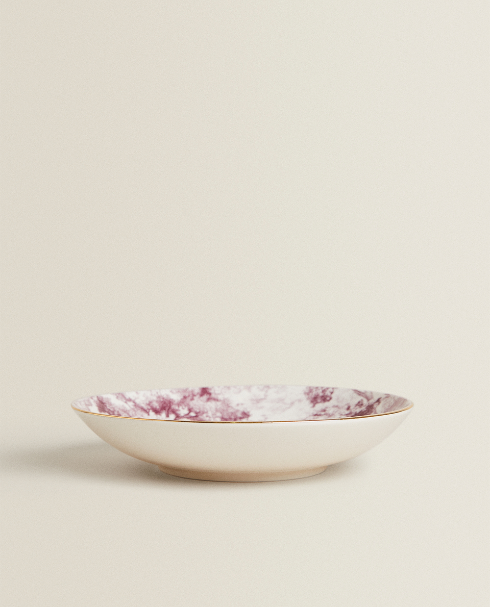 TOILE SOUP PLATE WITH GOLD RIM