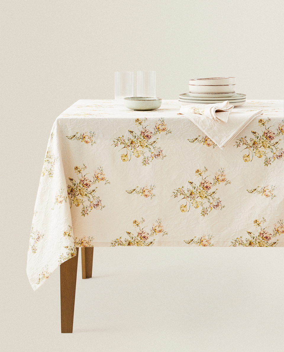 TABLECLOTH WITH RAISED FLORAL DESIGN
