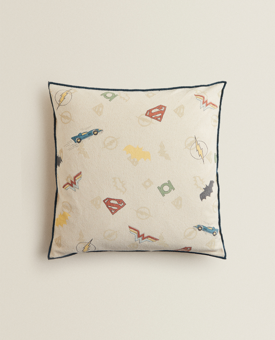 JUSTICE LEAGUE CUSHION COVER