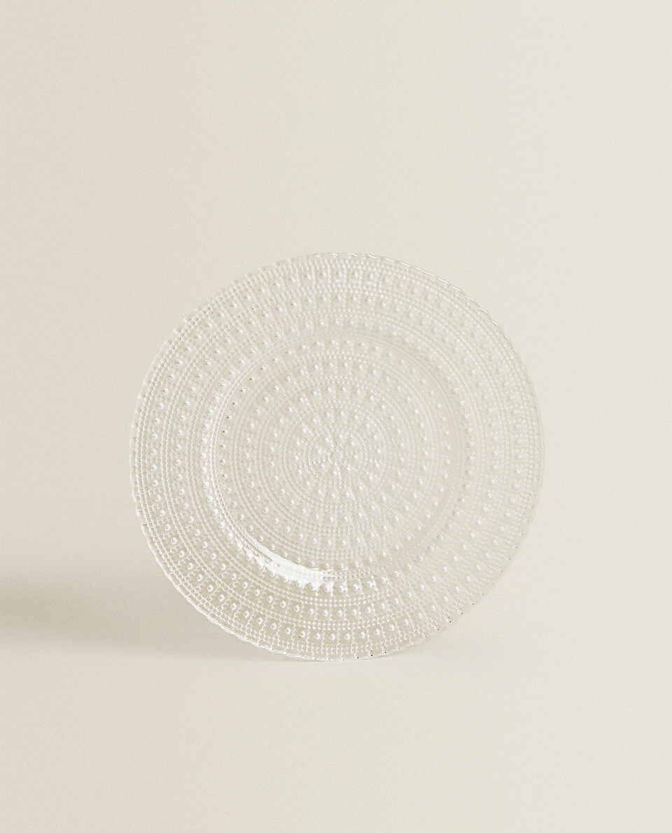 GLASS DESSERT PLATE WITH TEXTURED RELIEF