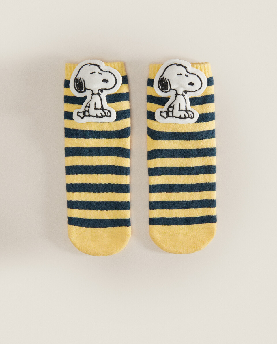 PEANUTS™ SNOOPY SOCKS