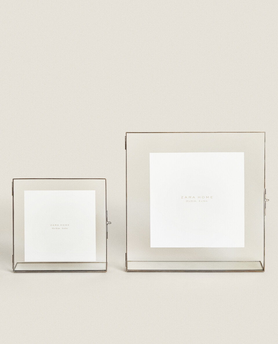 SQUARE FRAME